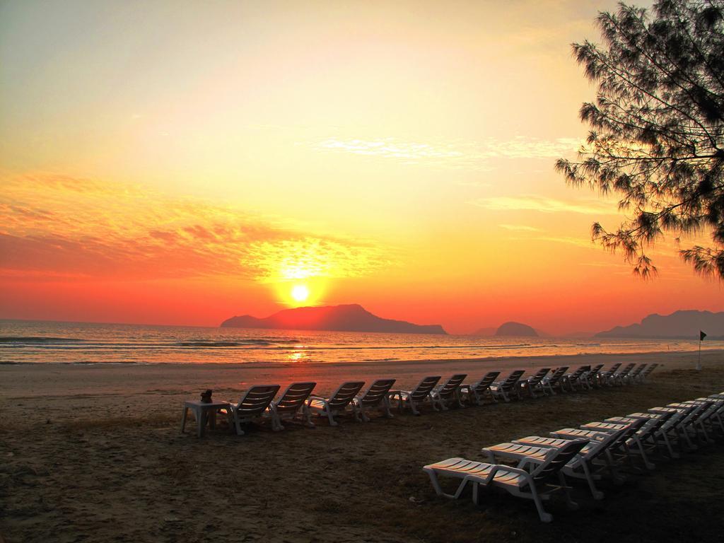 The Privacy Beach Resort & Spa Sam Roi Yot Bagian luar foto