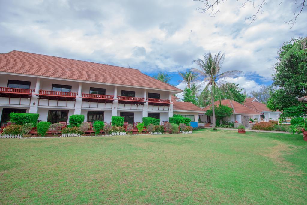The Privacy Beach Resort & Spa Sam Roi Yot Bagian luar foto