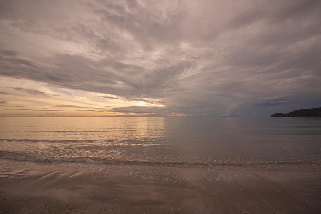 The Privacy Beach Resort & Spa Sam Roi Yot Bagian luar foto