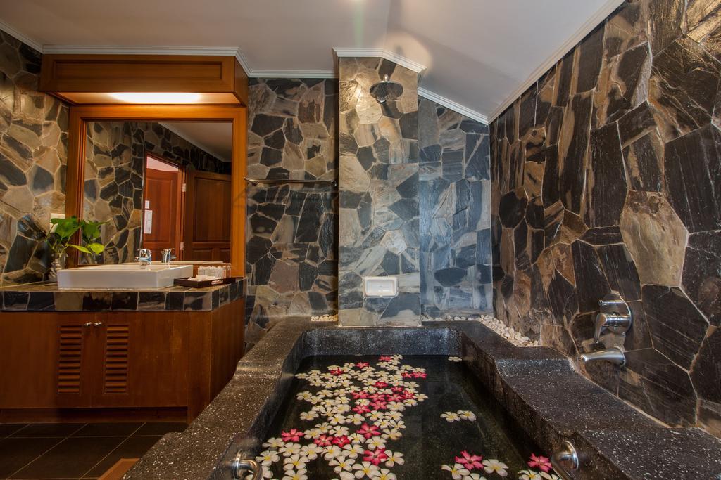 The Privacy Beach Resort & Spa Sam Roi Yot Bagian luar foto