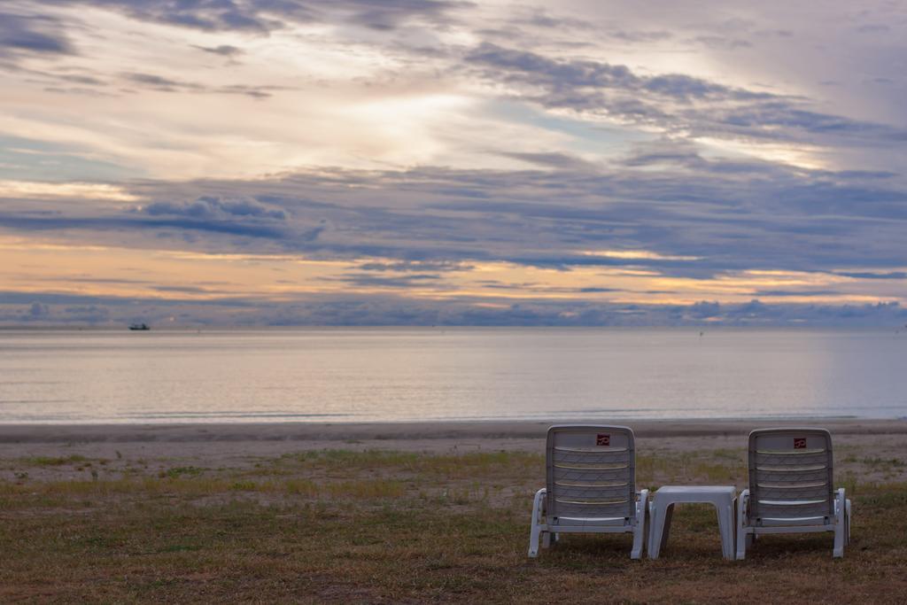 The Privacy Beach Resort & Spa Sam Roi Yot Bagian luar foto